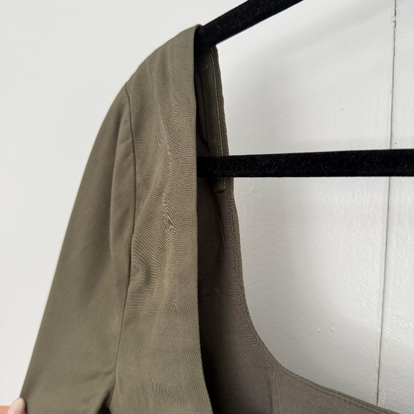 House of Harlow Olive Green Top and Bottom Set in XS - Picture 6 of 9